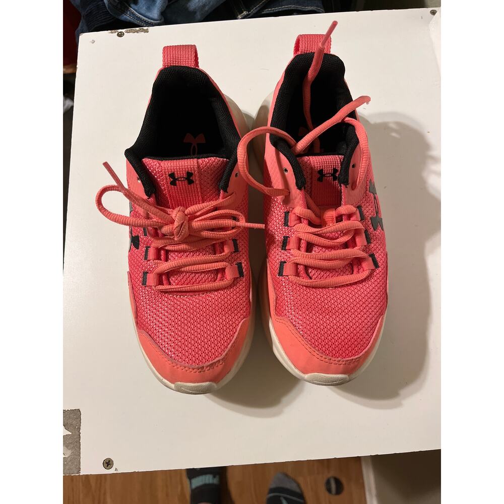 Under Armour girls sneakers size 3 1/2 Y